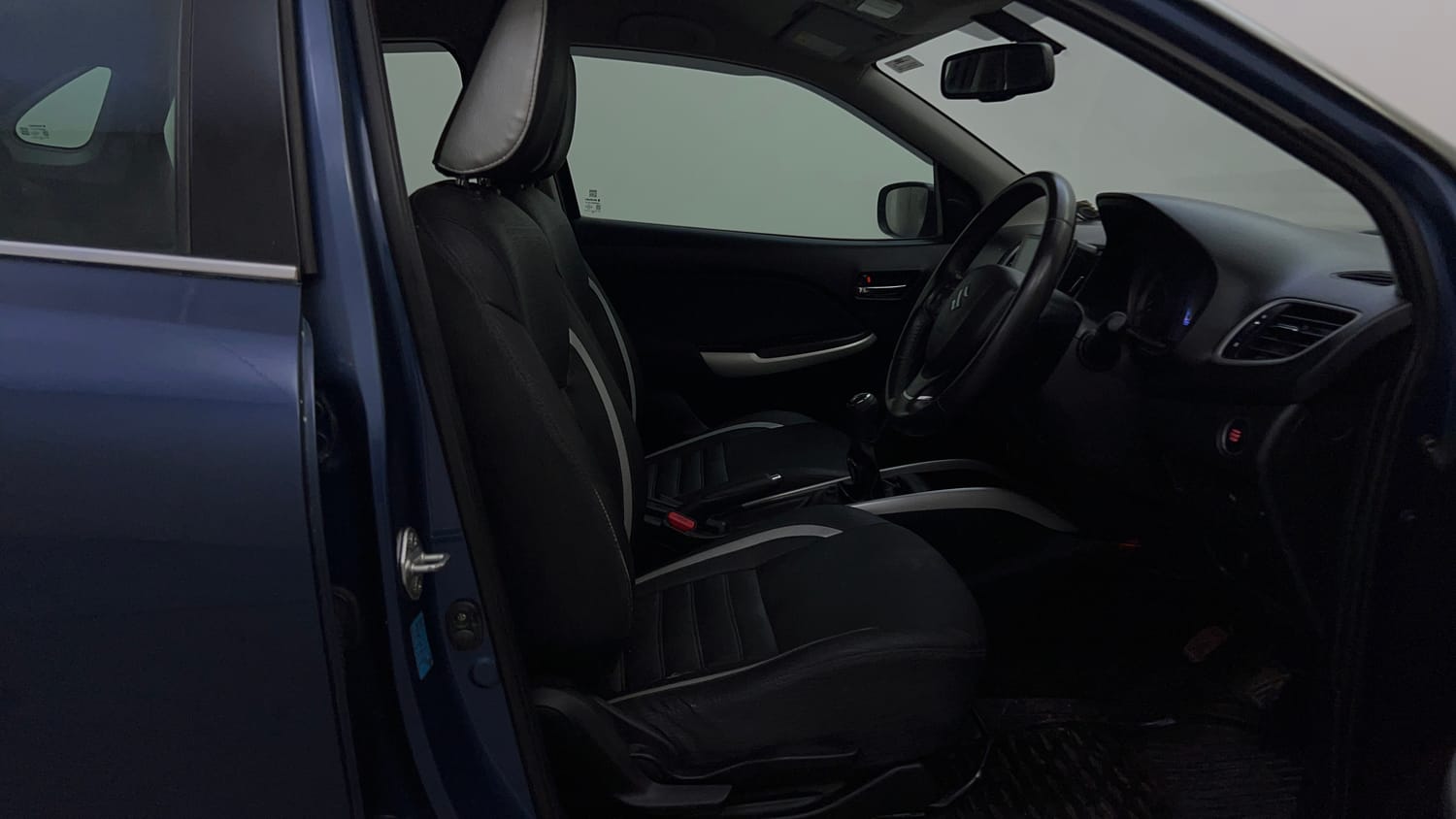 Used 2017 Maruti Suzuki Baleno Zeta 1.2 Petrol Manual interior RIGHT SIDE FRONT DOOR CABIN VIEW