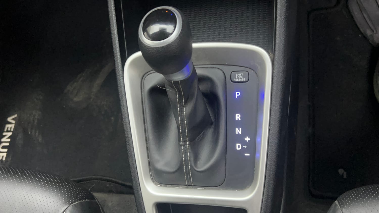 Used 2020 Hyundai Venue S 1.0 Turbo DCT Petrol Automatic interior GEAR  KNOB VIEW