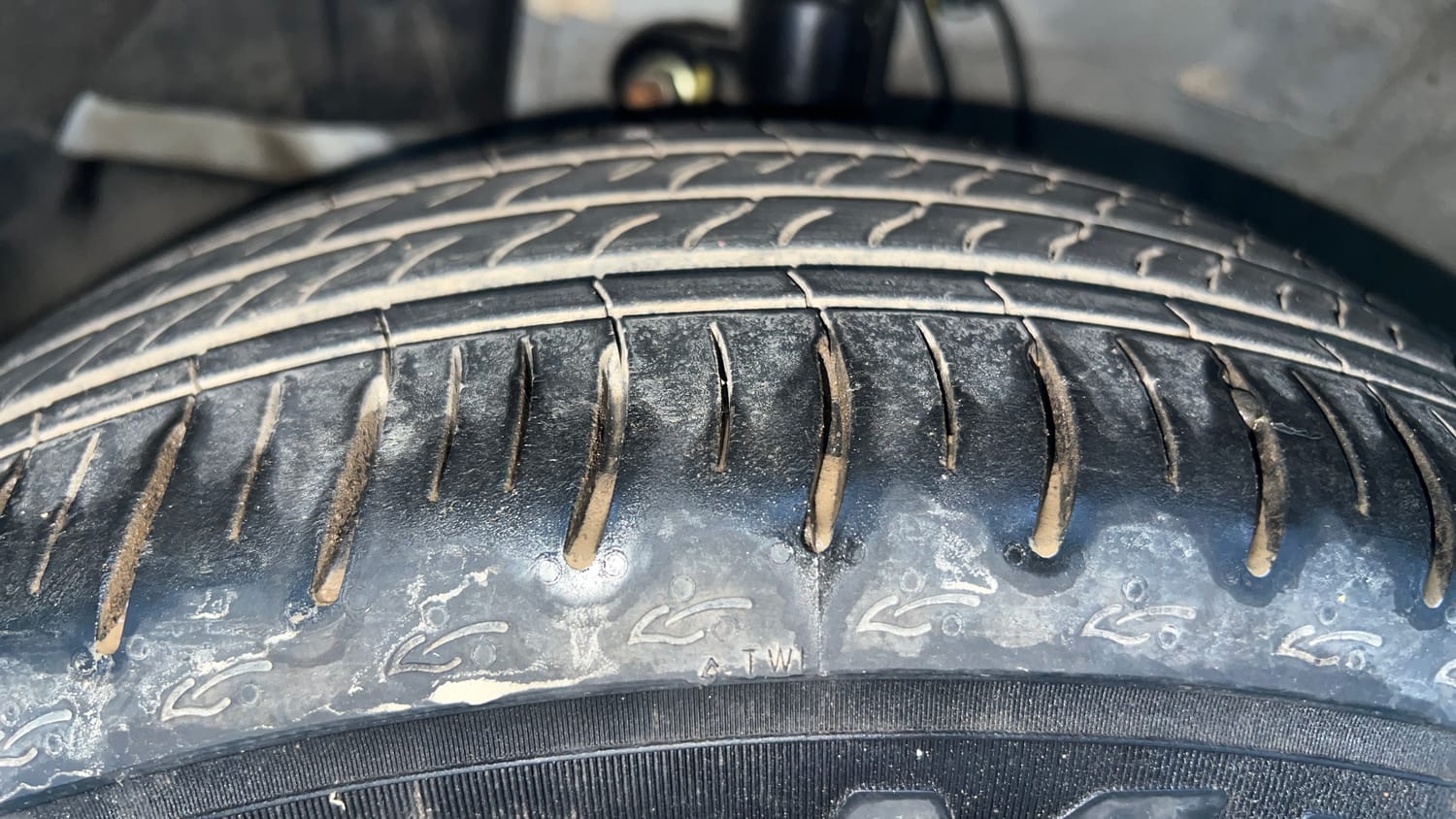 Used 2024 Honda City V Petrol CVT Petrol Automatic tyres LEFT FRONT TYRE TREAD VIEW