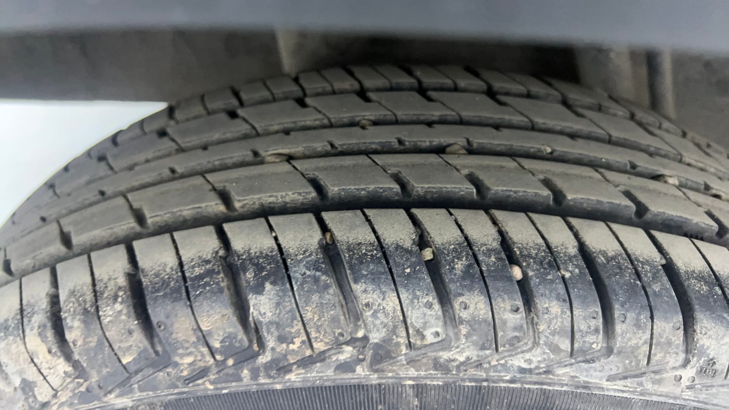 Used 2018 Renault Kwid RXT (O) 1.0 SCE Edition Petrol Manual tyres RIGHT REAR TYRE TREAD VIEW