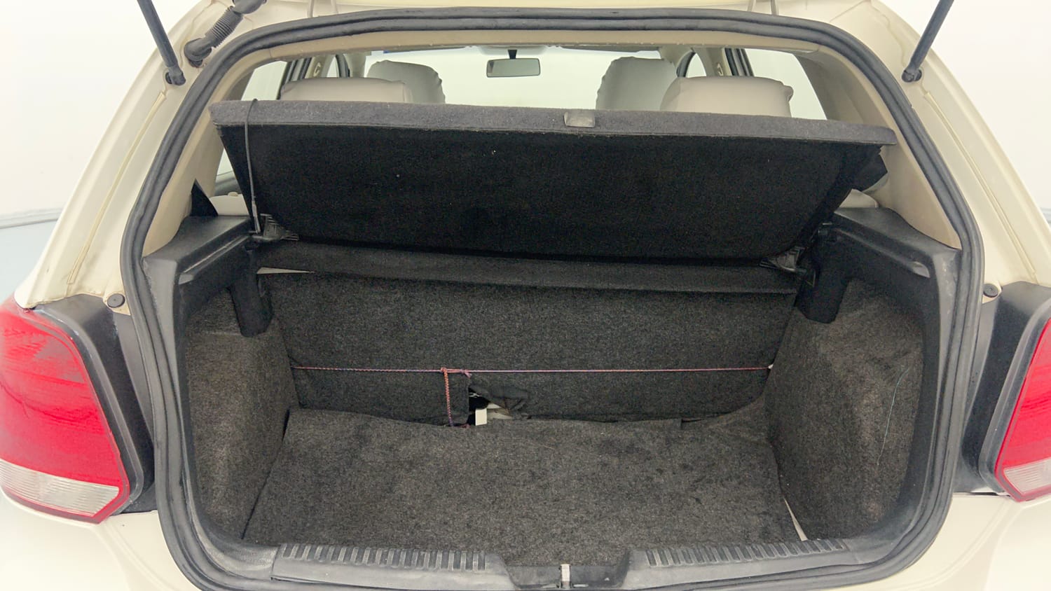 Used 2014 Volkswagen Polo Highline1.2L (P) Petrol Manual interior DICKY INSIDE VIEW