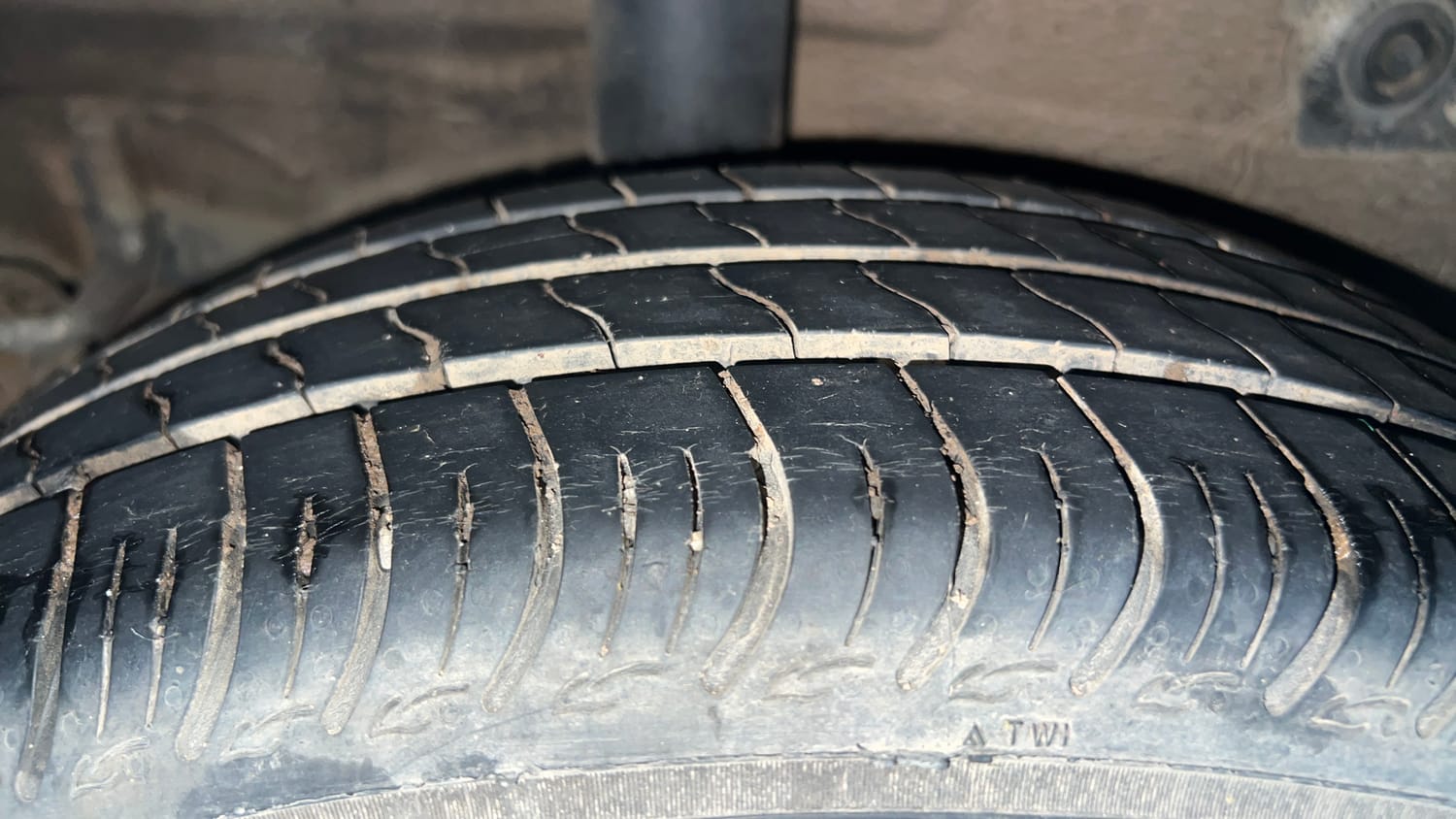 Used 2016 Maruti Suzuki Celerio VXi Petrol Manual tyres RIGHT REAR TYRE TREAD VIEW