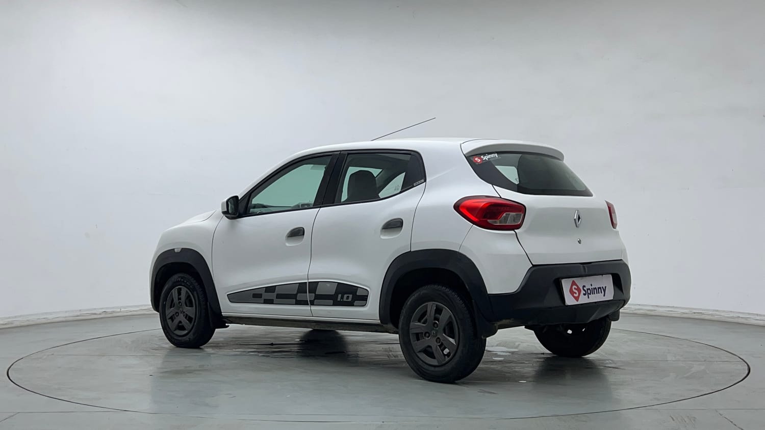 Used 2018 Renault Kwid 1.0 RXT Petrol Manual exterior LEFT REAR CORNER VIEW