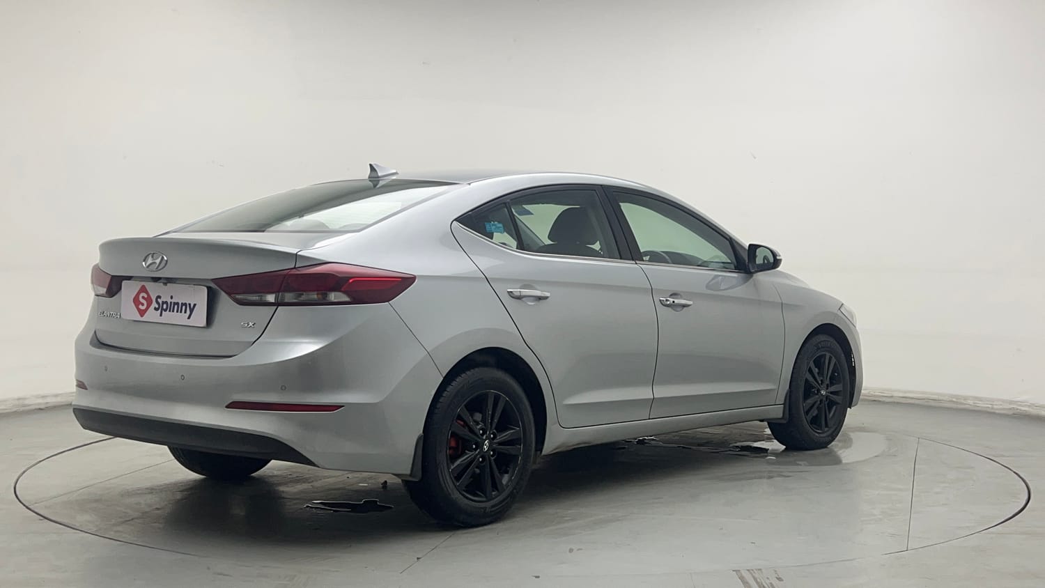 Used 2019 Hyundai Elantra 2.0 SX (O) AT Petrol Automatic exterior RIGHT REAR CORNER VIEW