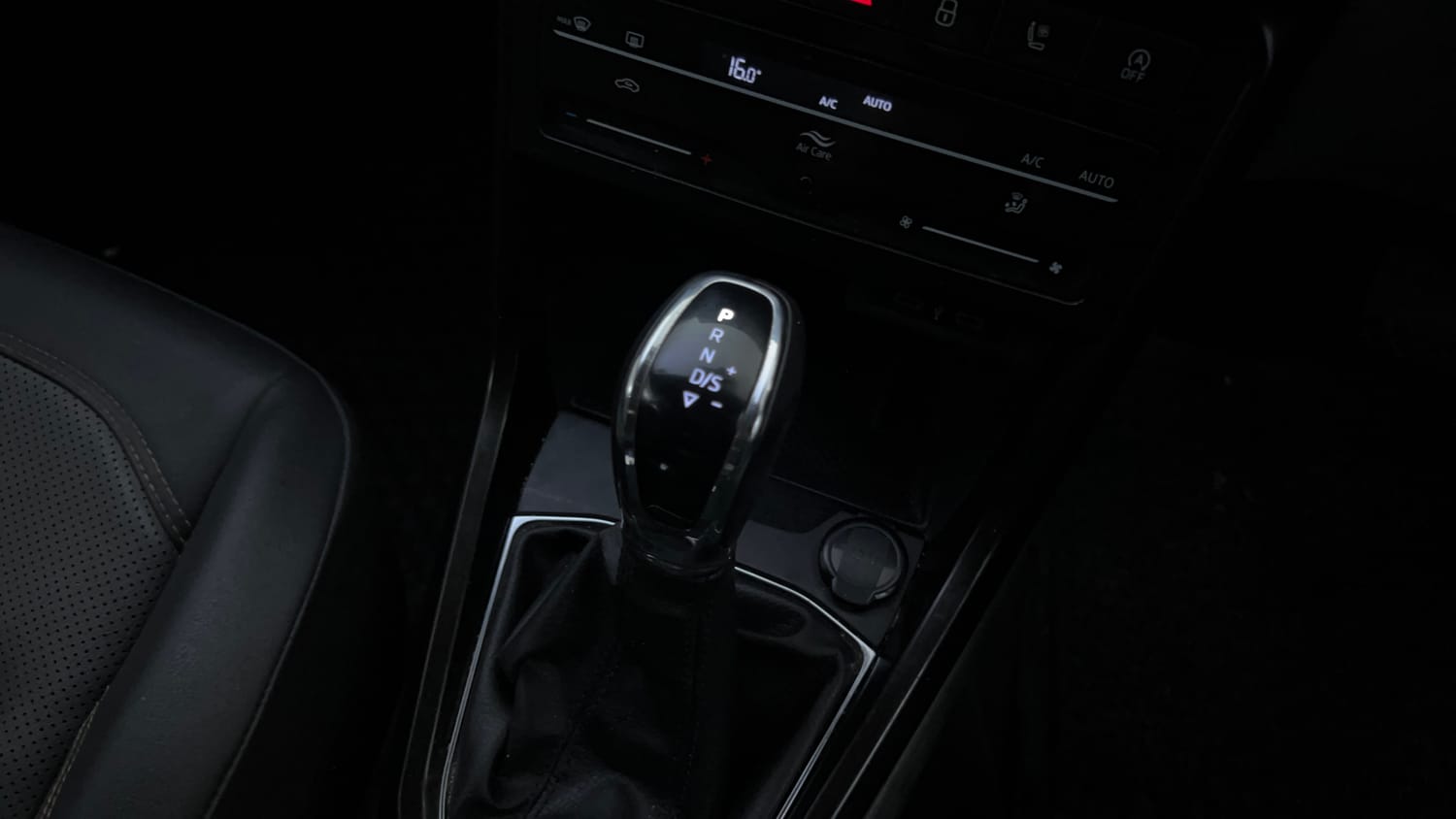 Used 2024 Skoda Kushaq Style 1.5L TSI DSG Petrol Automatic interior GEAR  KNOB VIEW