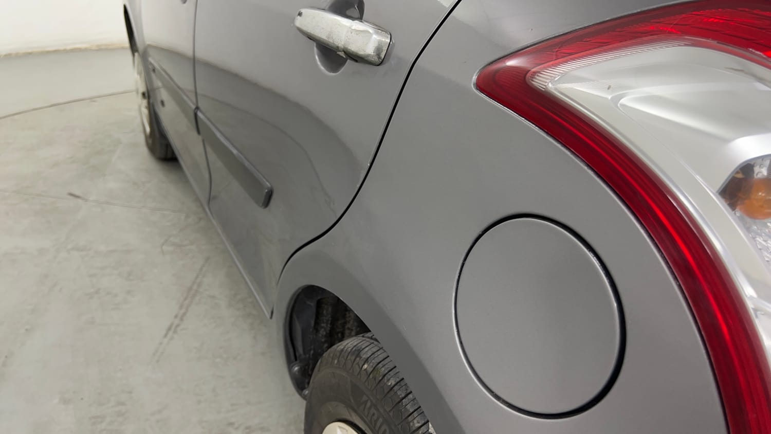 Used 2014 Maruti Suzuki Swift VXi Petrol Manual dents MINOR DENT