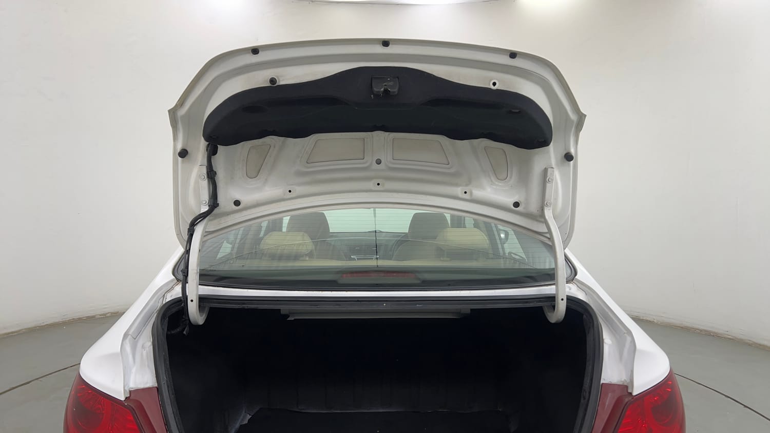 Used 2013 Hyundai Verna Fluidic 1.6 VTVT SX Petrol Manual interior DICKY DOOR OPEN VIEW