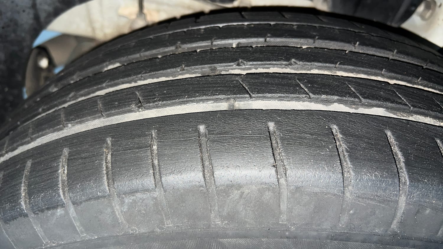 Used 2022 Mahindra XUV 300 W6 1.5 Diesel Diesel Manual tyres RIGHT REAR TYRE TREAD VIEW