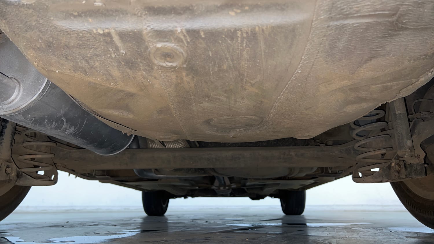 Used 2016 Volkswagen Vento Highline 1.2 (P) AT Petrol Automatic extra REAR UNDERBODY VIEW (TAKEN FROM REAR)