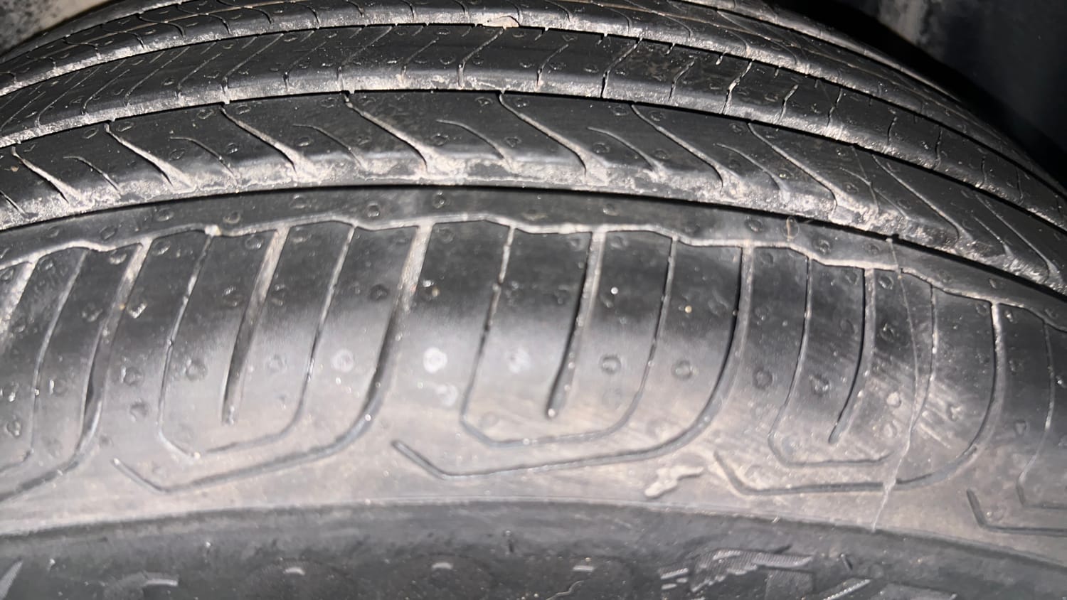 Used 2024 Skoda Kushaq Style 1.5L TSI DSG Petrol Automatic tyres LEFT REAR TYRE TREAD VIEW