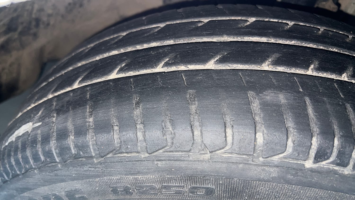 Used 2022 Honda City 4th Generation V Petrol Petrol Manual tyres RIGHT FRONT TYRE TREAD VIEW