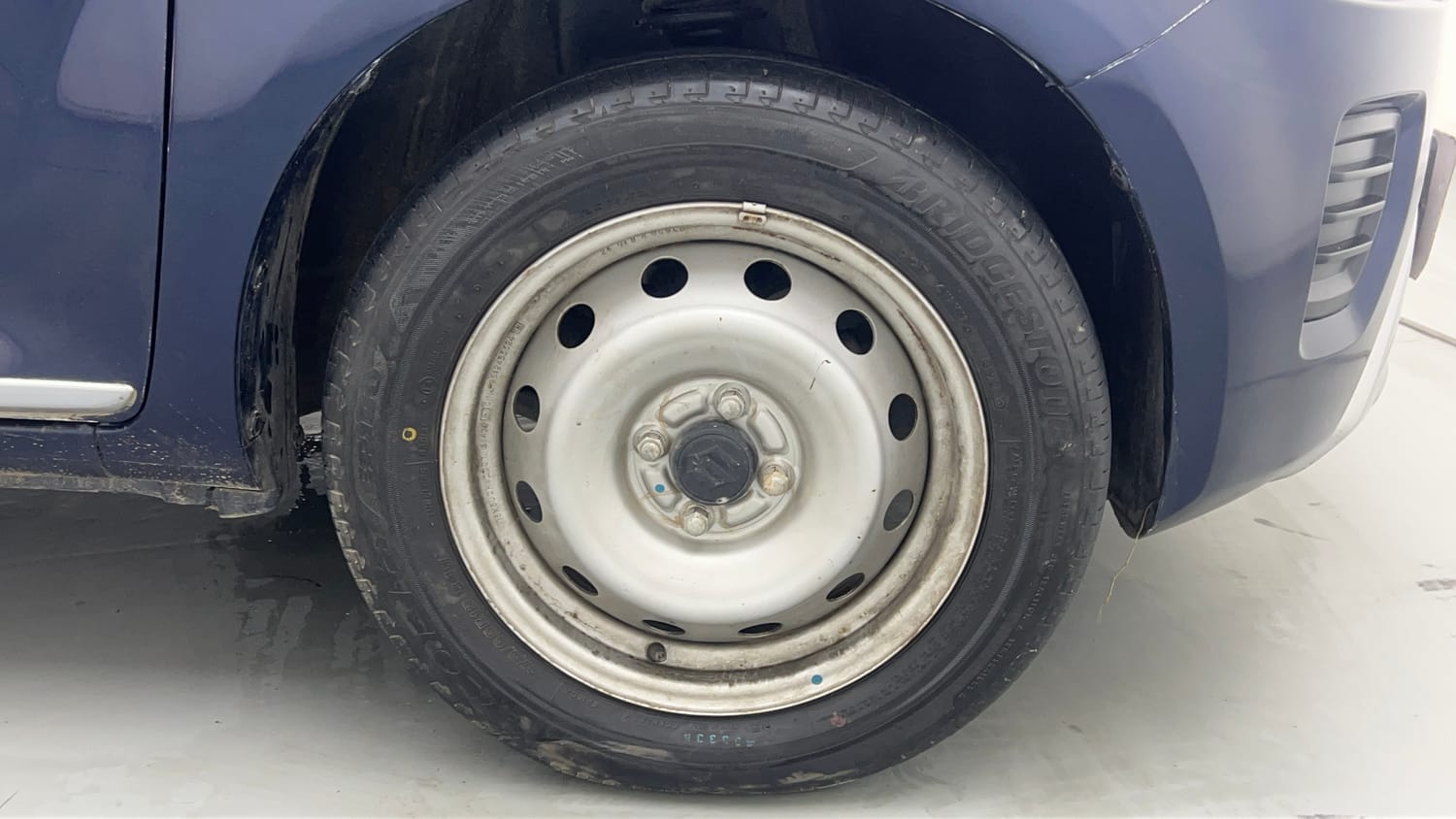 Used 2024 Maruti Suzuki Ignis Sigma 1.2 MT Petrol Manual tyres RIGHT FRONT TYRE RIM VIEW