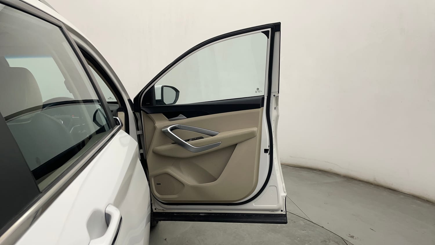 Used 2021 MG Motors Hector Sharp 1.5 Petrol CVT Petrol Automatic interior RIGHT FRONT DOOR OPEN VIEW