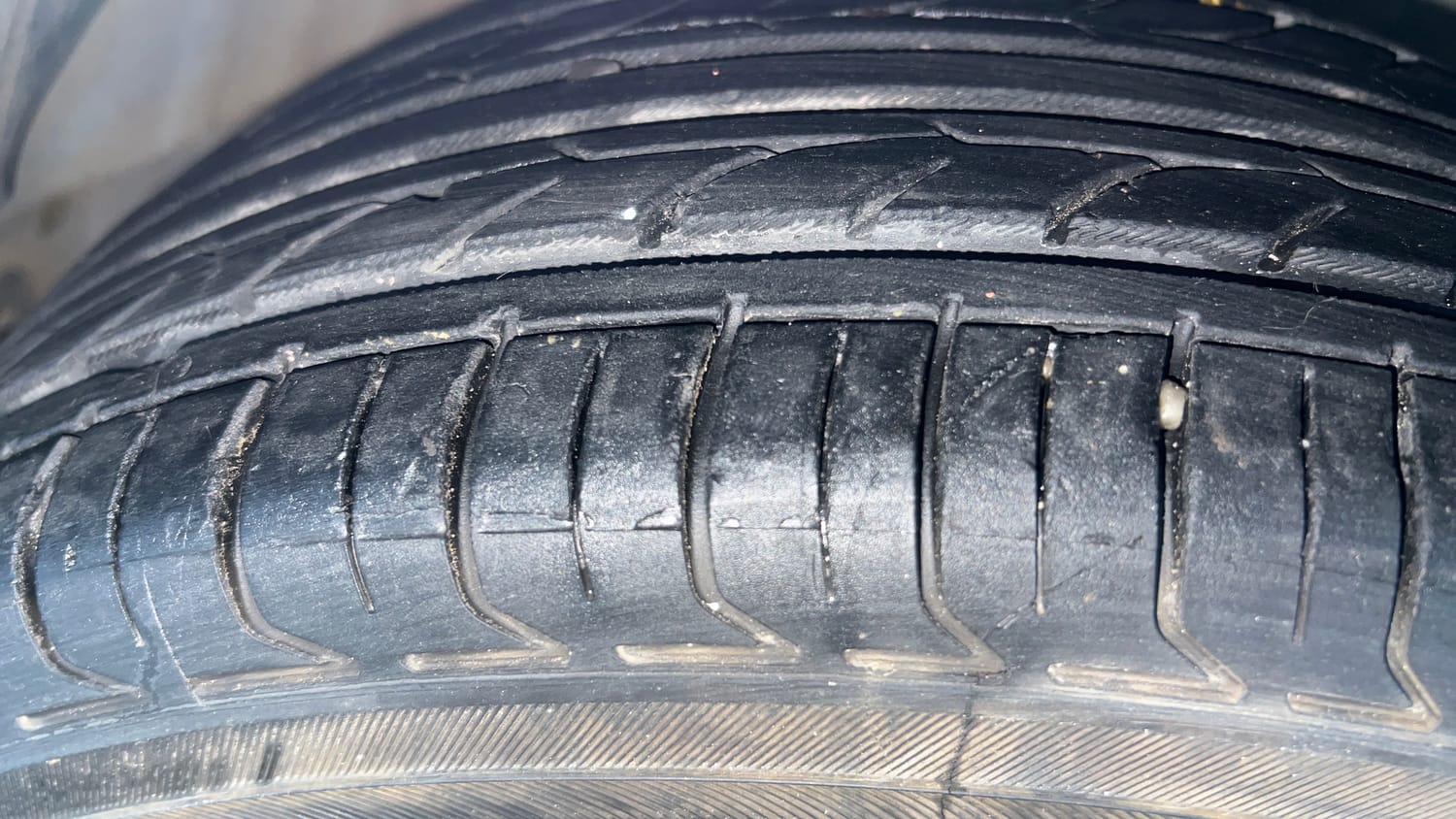Used 2022 Hyundai Grand i10 Nios Sportz 1.2 Kappa VTVT CNG Cng Manual tyres RIGHT FRONT TYRE TREAD VIEW