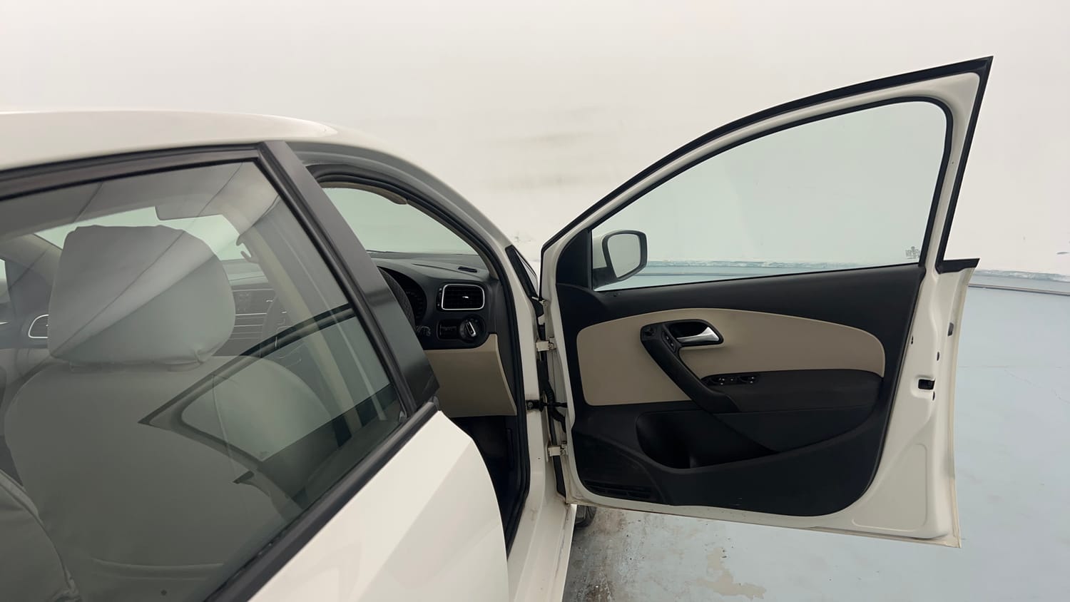 Used 2014 Volkswagen Polo Highline1.2L (P) Petrol Manual interior RIGHT FRONT DOOR OPEN VIEW