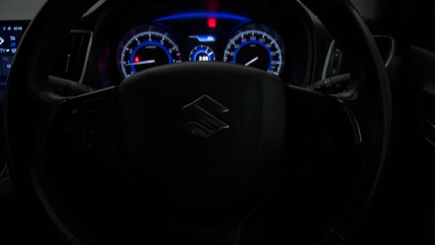 Used 2017 Maruti Suzuki Baleno Zeta 1.2 Petrol Manual top_features Airbags