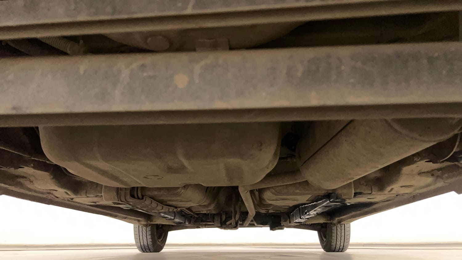 Used 2018 Hyundai Eon Magna + Petrol Manual extra REAR UNDERBODY VIEW (TAKEN FROM REAR)
