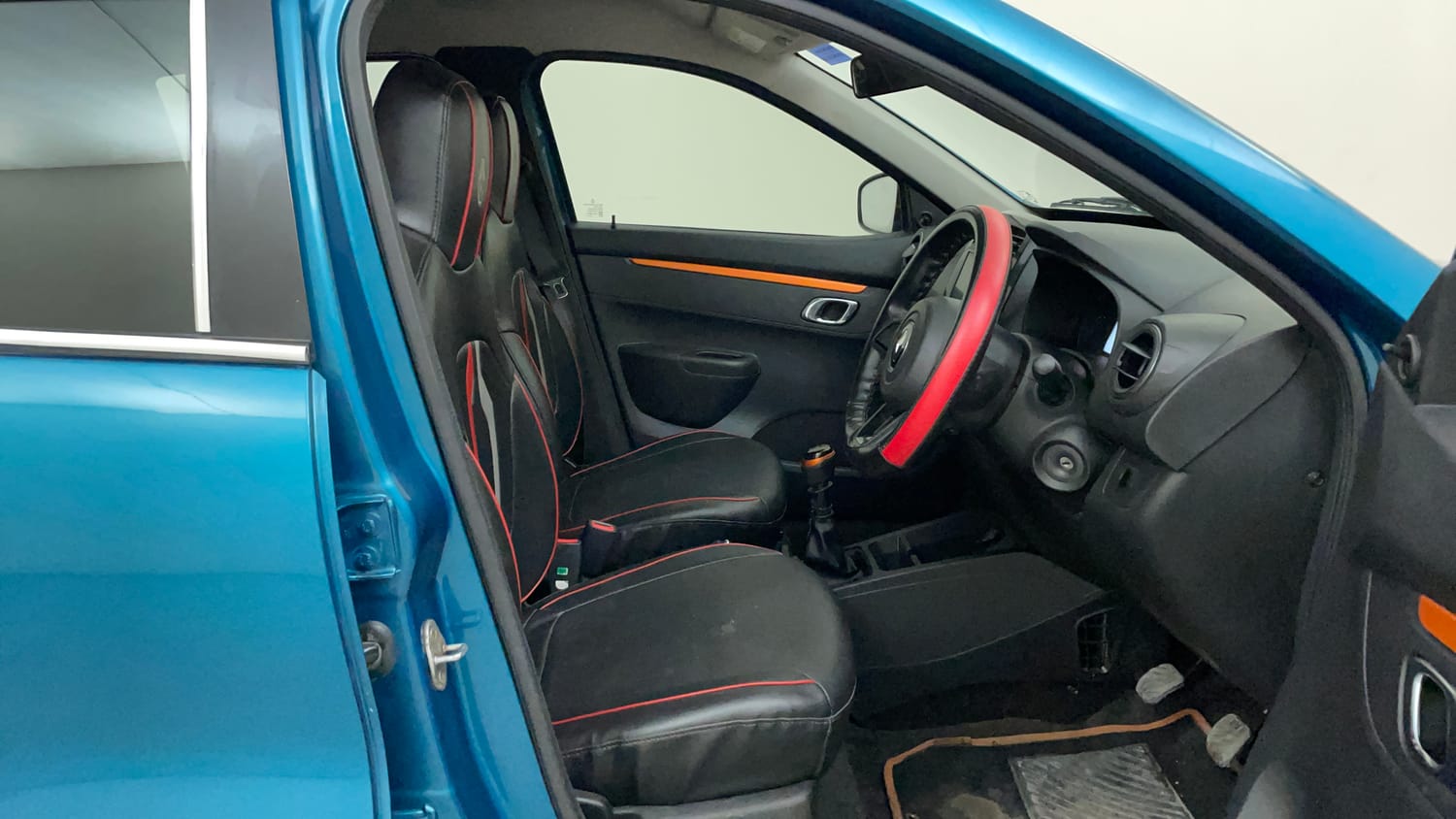 Used 2020 Renault Kwid CLIMBER 1.0 Opt Petrol Manual interior RIGHT SIDE FRONT DOOR CABIN VIEW