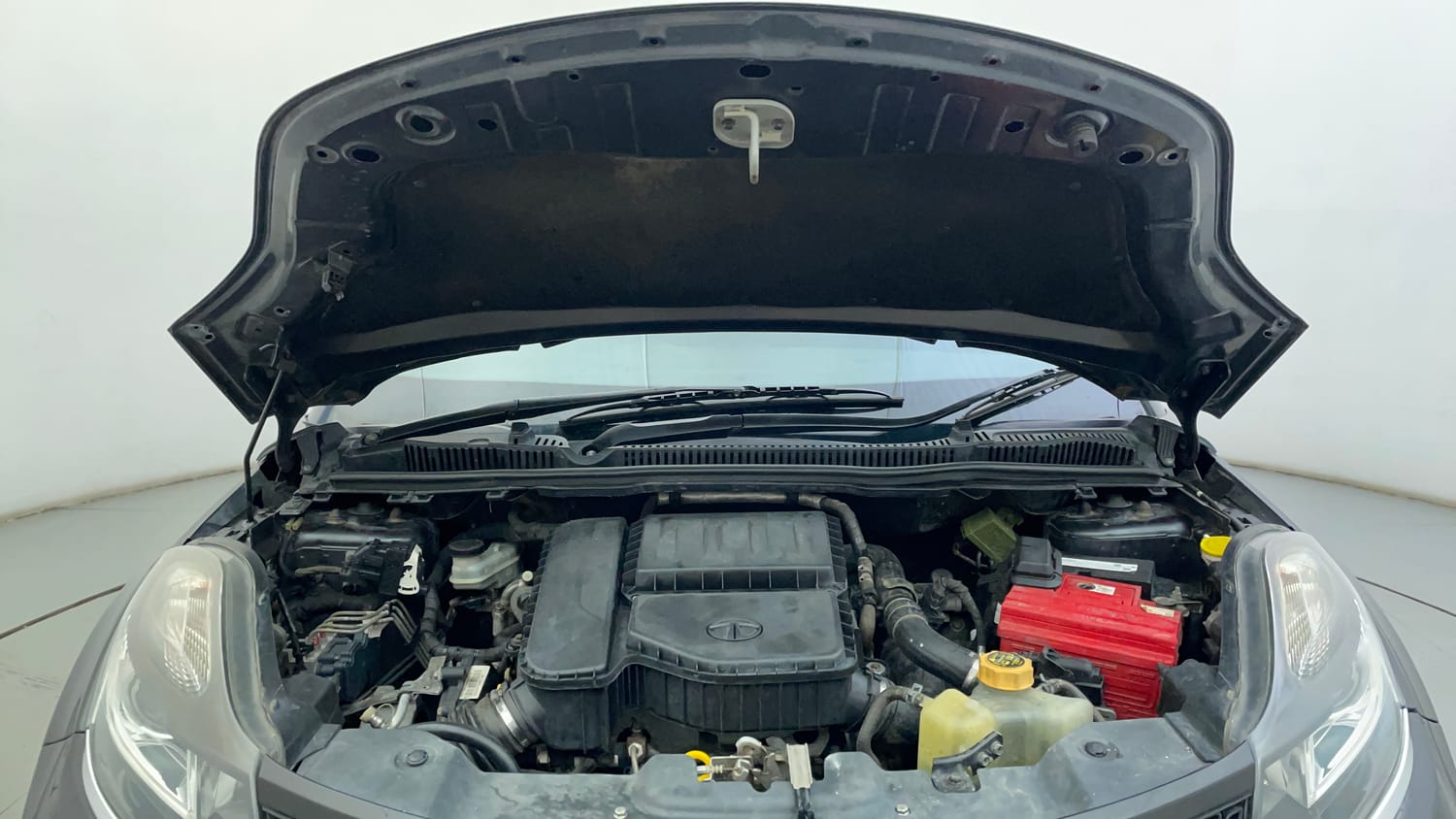 Used 2018 Tata Nexon XZ Plus Diesel Diesel Manual engine ENGINE & BONNET OPEN FRONT VIEW
