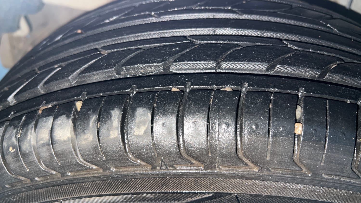 Used 2022 Hyundai Grand i10 Nios Sportz 1.2 Kappa VTVT CNG Cng Manual tyres RIGHT REAR TYRE TREAD VIEW