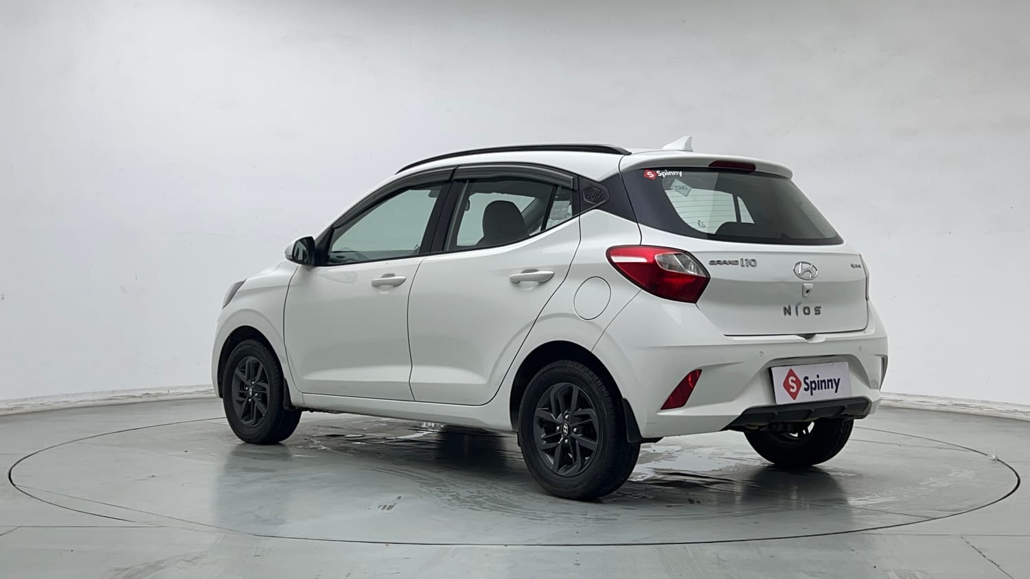 Used 2022 Hyundai Grand i10 Nios Sportz 1.2 Kappa VTVT CNG Cng Manual exterior LEFT REAR CORNER VIEW