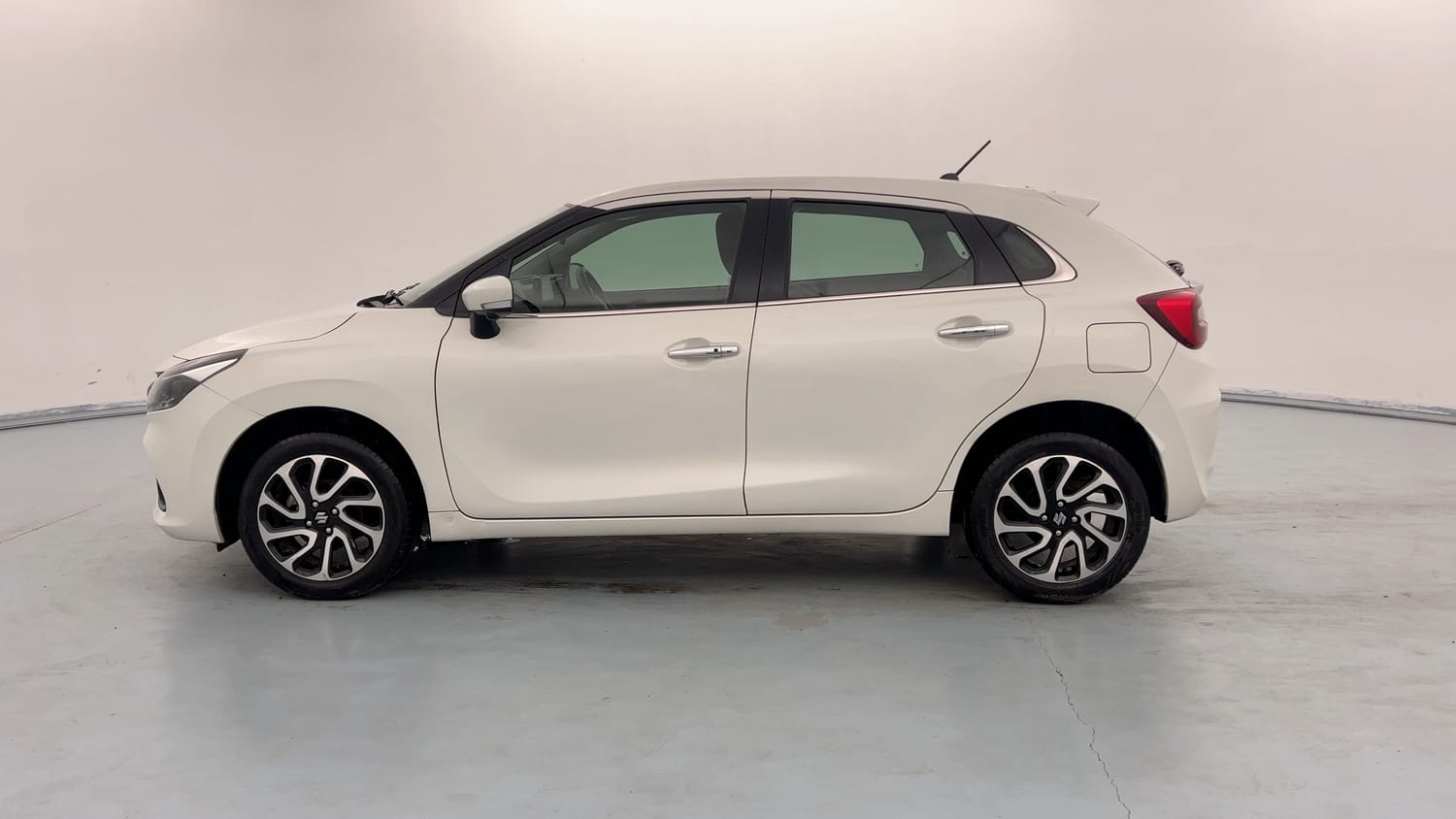 Used 2024 Maruti Suzuki Baleno Alpha MT Petrol Manual exterior LEFT SIDE VIEW