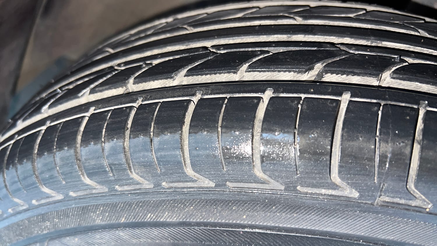 Used 2017 Datsun Redi-GO T (O) Petrol Manual tyres RIGHT FRONT TYRE TREAD VIEW