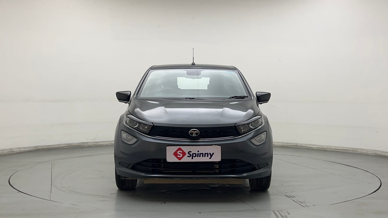 Used 2024 Tata Altroz XZ iCNG Cng Manual exterior FRONT VIEW