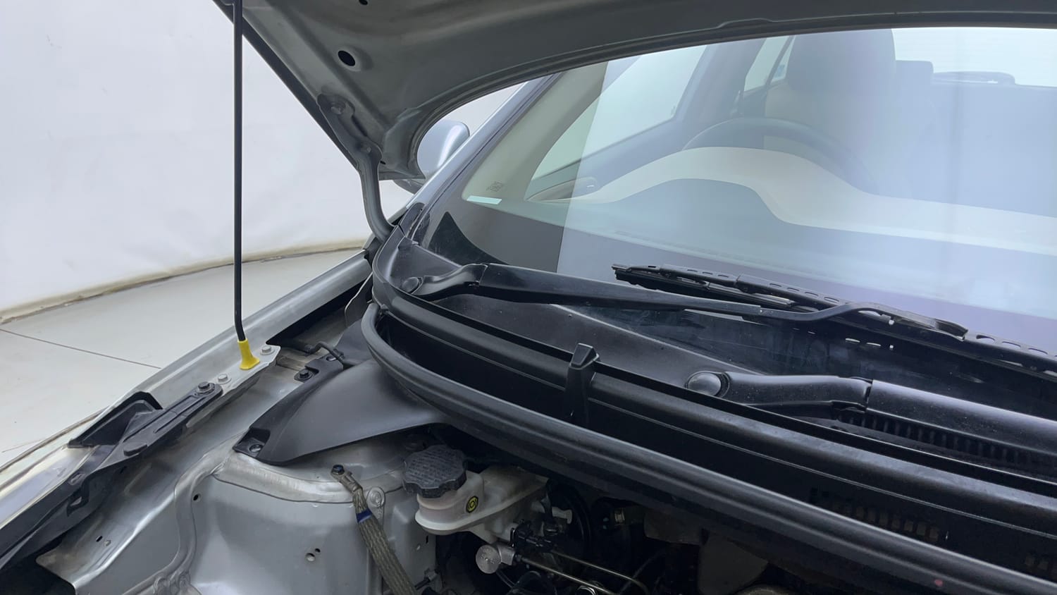 Used 2020 Hyundai Elite i20 Asta 1.2 (O) CVT Petrol Automatic engine ENGINE RIGHT SIDE HINGE & APRON VIEW