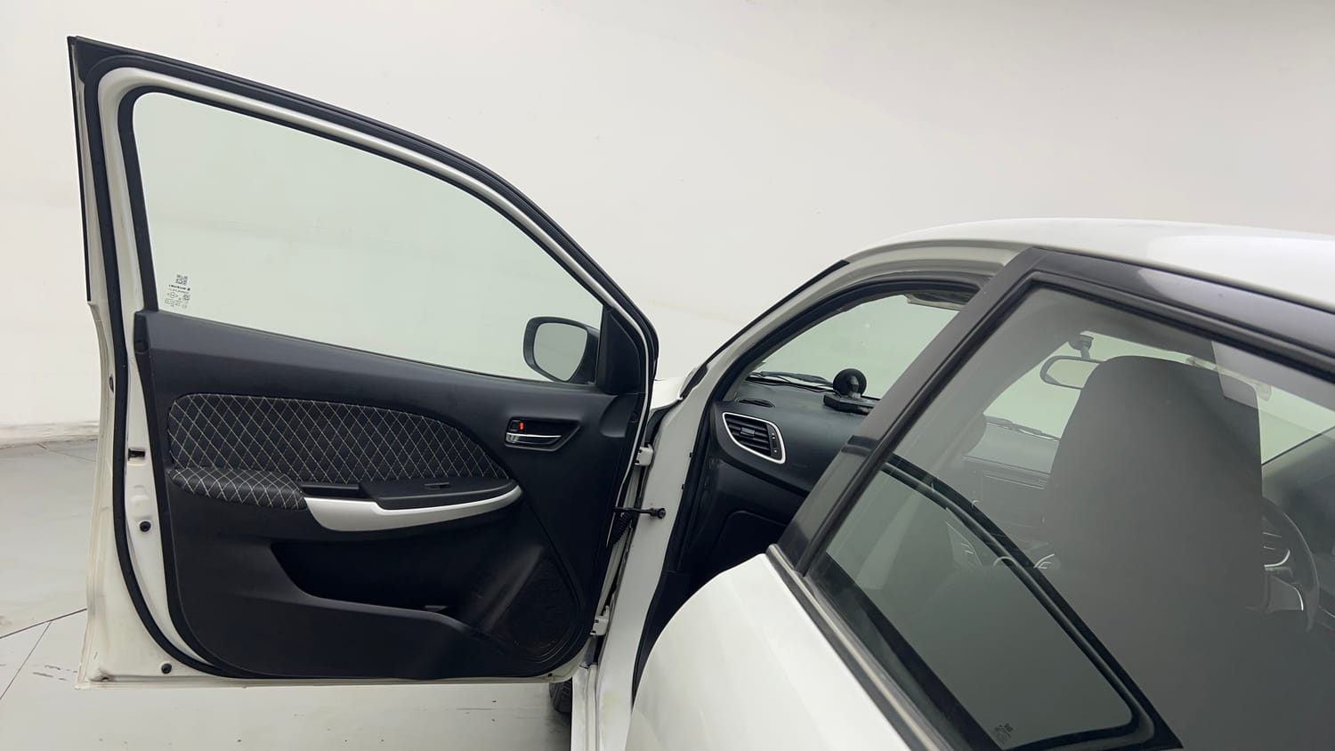 Used 2017 Maruti Suzuki Baleno Delta 1.2 Petrol Manual interior LEFT FRONT DOOR OPEN VIEW