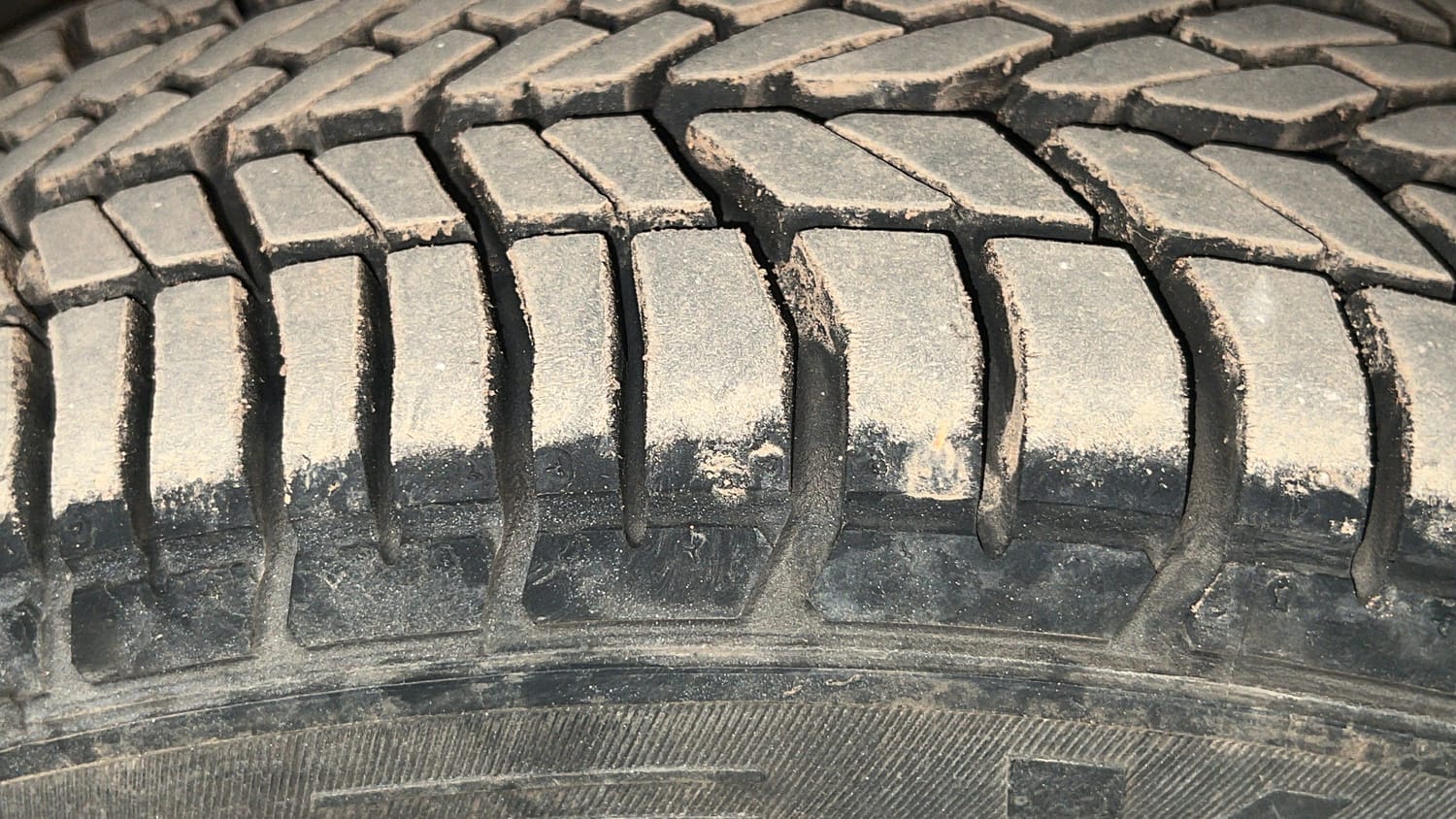 Used 2017 Honda Amaze 1.2 S i-VTEC Petrol Manual tyres RIGHT FRONT TYRE TREAD VIEW
