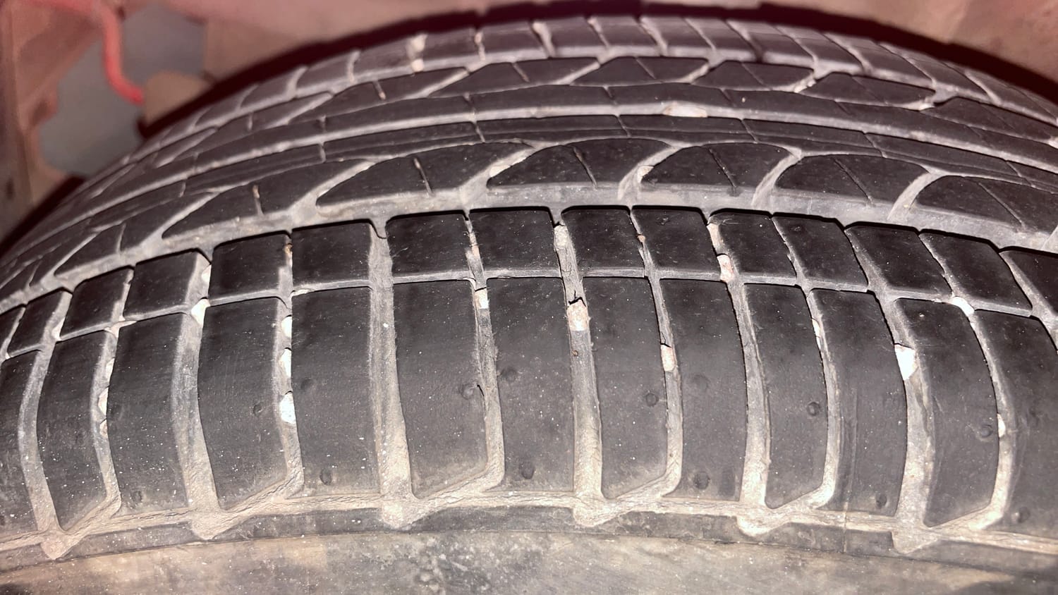 Used 2021 Tata Tiago XZA Plus Petrol Automatic tyres RIGHT REAR TYRE TREAD VIEW