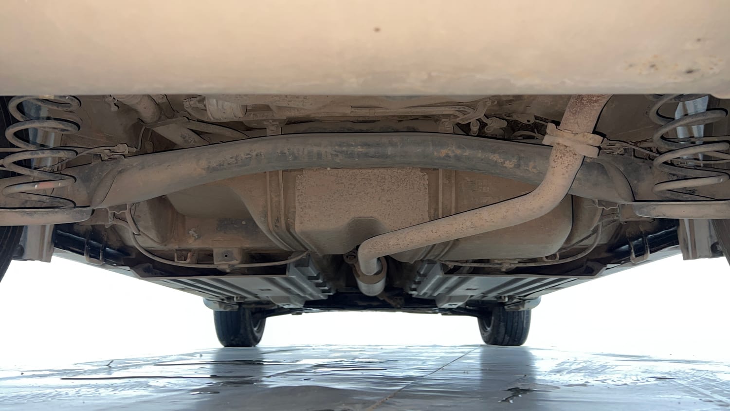 Used 2021 maruti-suzuki Vitara Brezza VXi Petrol Manual extra REAR UNDERBODY VIEW (TAKEN FROM REAR)