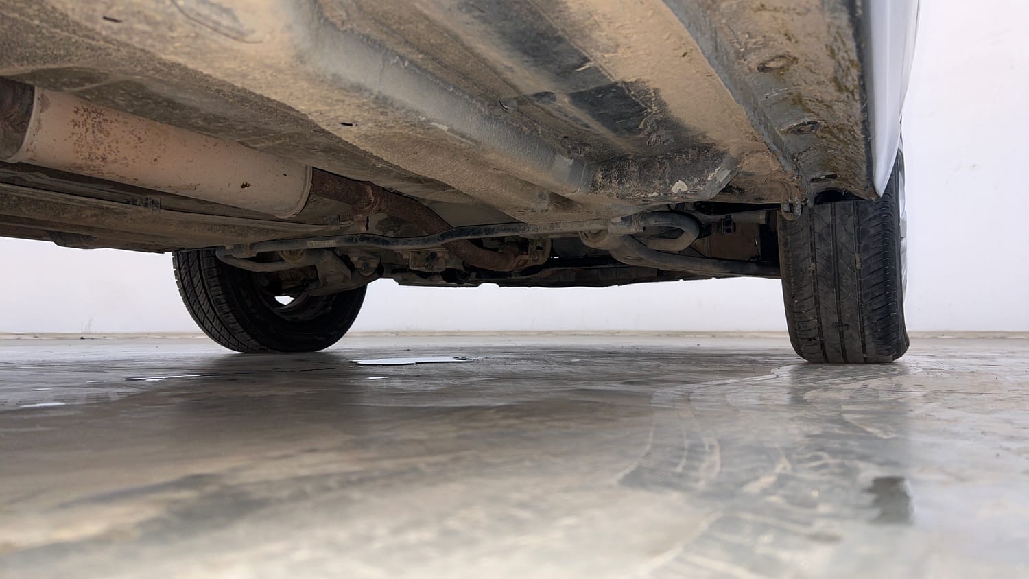 Used 2019 Tata Tiago Revotron XZ Petrol Manual extra REAR RIGHT UNDERBODY VIEW