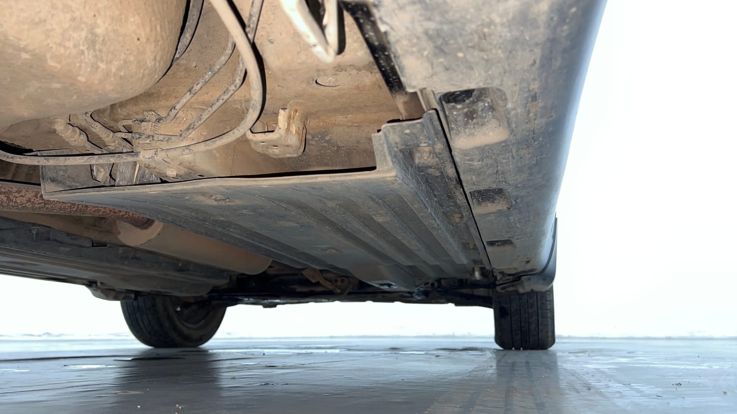 Used 2021 maruti-suzuki Vitara Brezza VXi Petrol Manual extra REAR RIGHT UNDERBODY VIEW