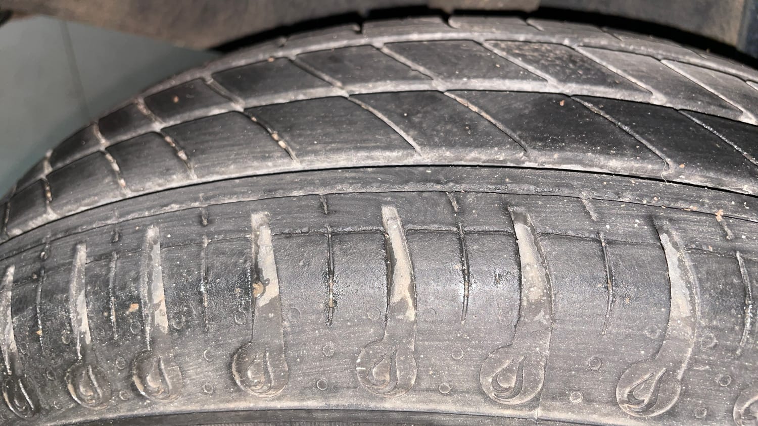 Used 2020 Renault Kwid CLIMBER 1.0 Opt Petrol Manual tyres RIGHT REAR TYRE TREAD VIEW