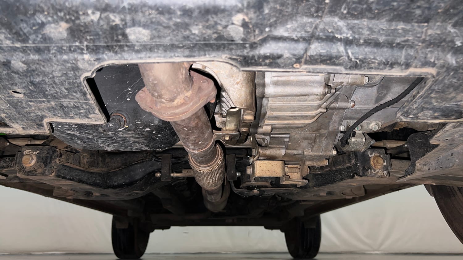 Used 2023 Tata Nexon XZA Plus Petrol Automatic extra FRONT LEFT UNDERBODY VIEW