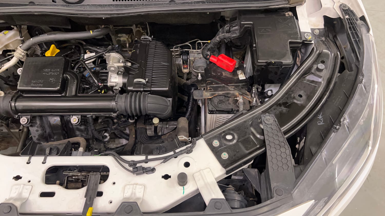 Used 2023 Nissan Magnite XV Petrol Manual engine ENGINE LEFT SIDE VIEW