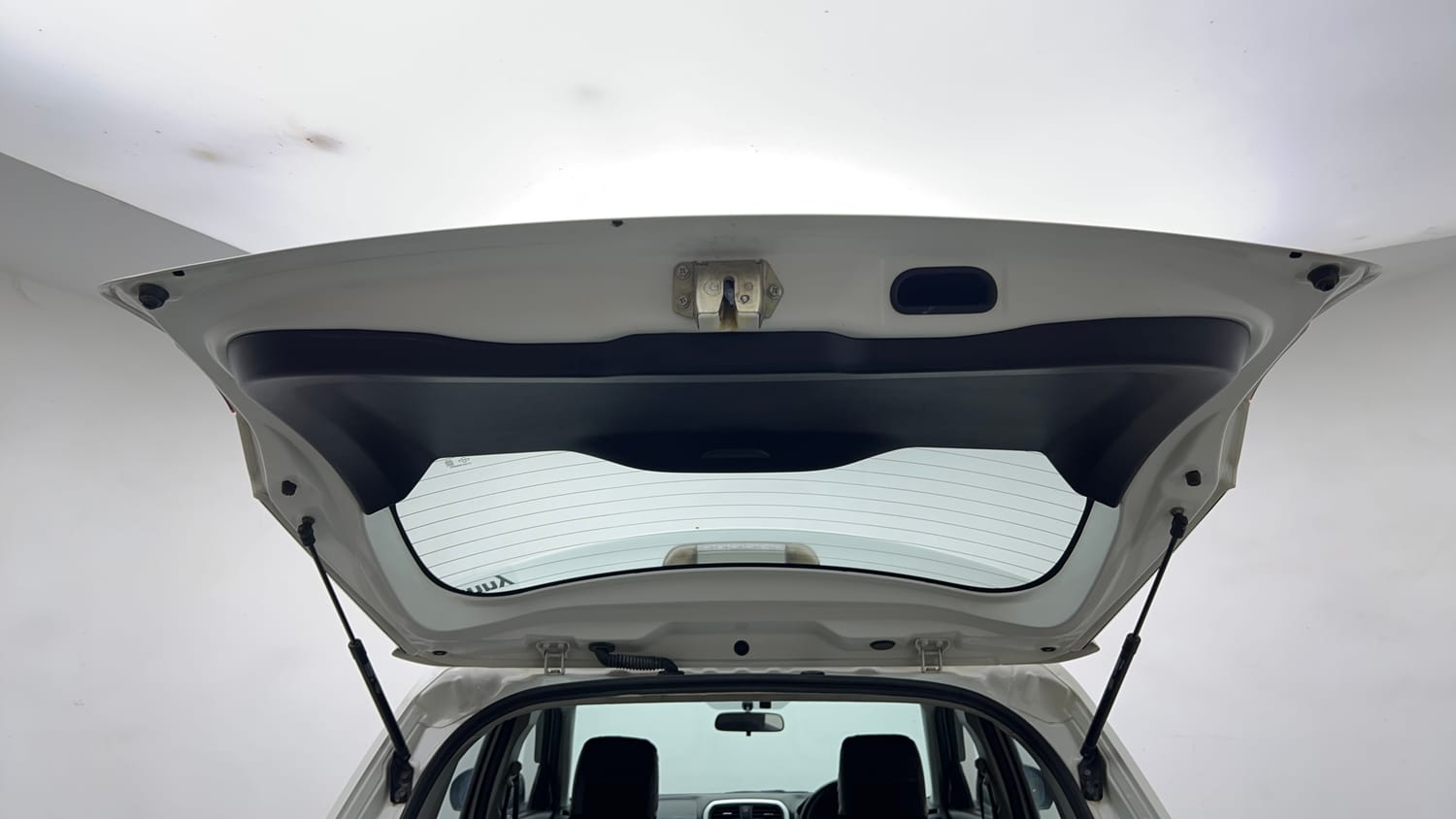Used 2021 maruti-suzuki Vitara Brezza VXi Petrol Manual interior DICKY DOOR OPEN VIEW