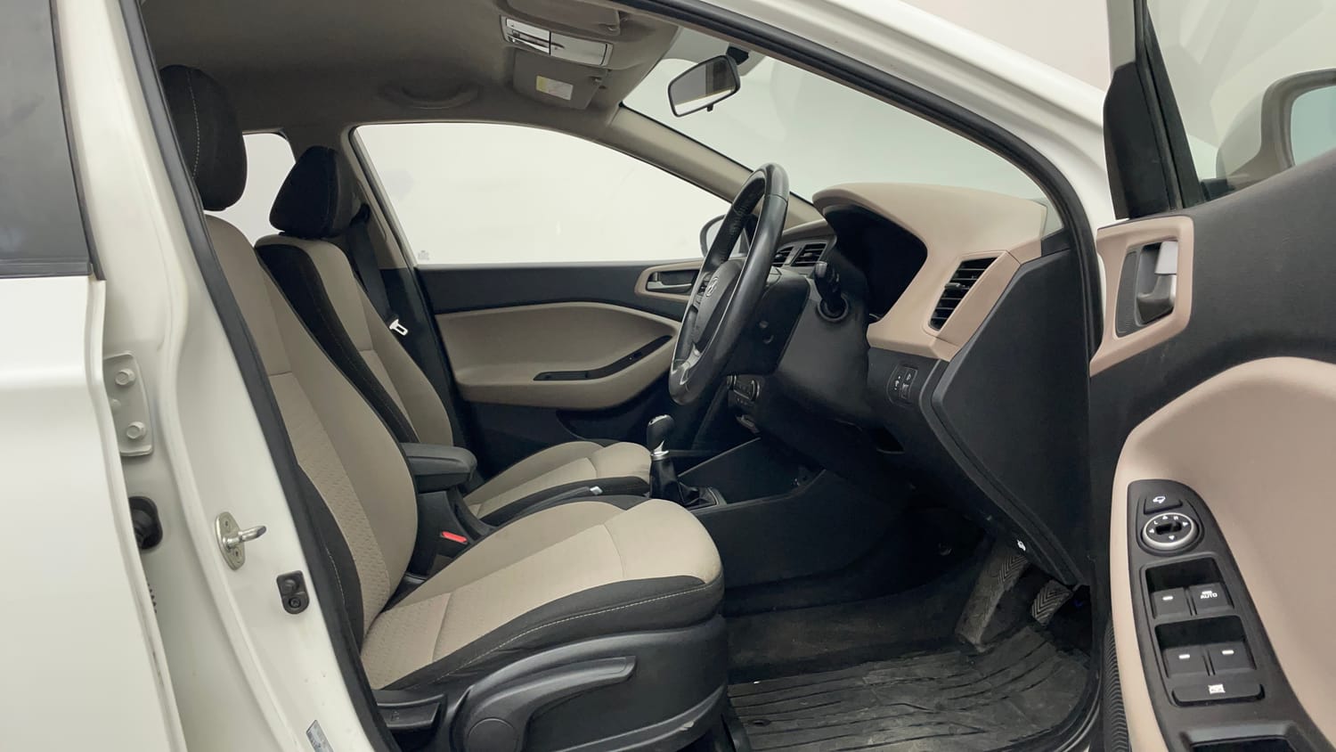 Used 2017 Hyundai Elite i20 Asta 1.2 (O) Petrol Manual interior RIGHT SIDE FRONT DOOR CABIN VIEW