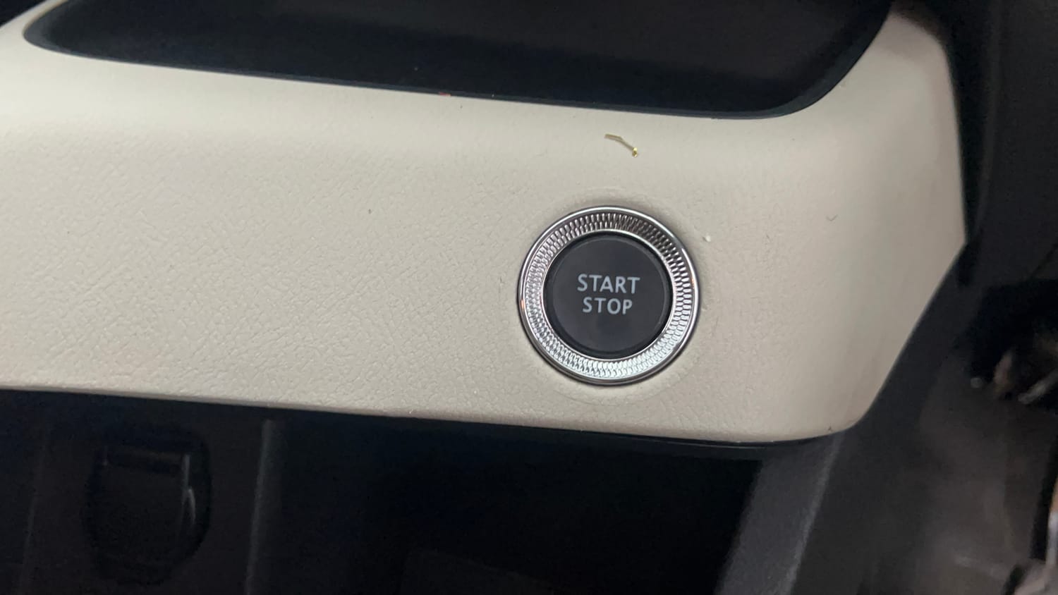 Used 2021 Nissan Magnite XV Turbo Petrol Manual top_features Keyless start