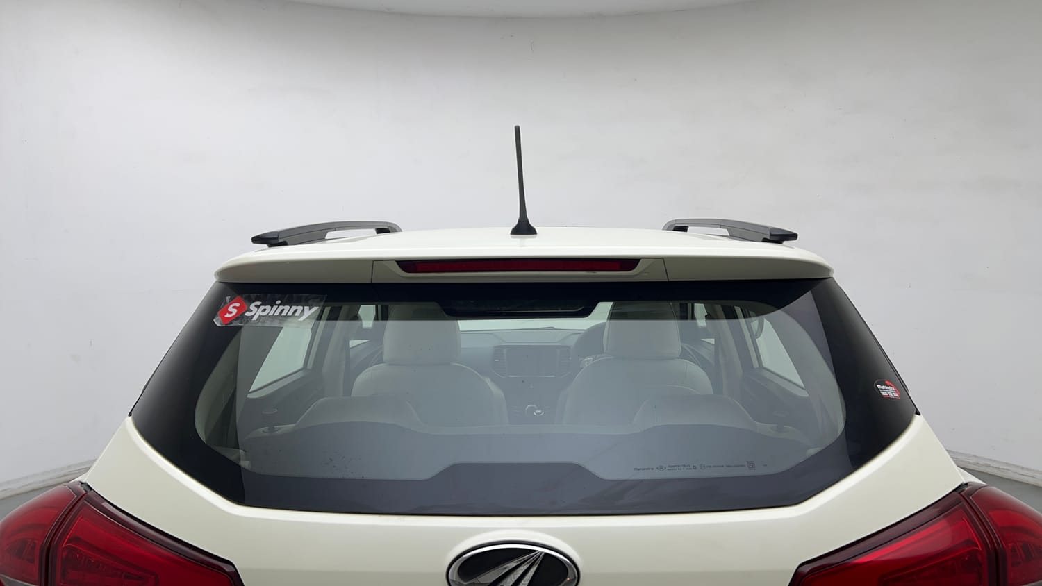 Used 2022 Mahindra XUV 300 W6 1.5 Diesel Diesel Manual exterior BACK WINDSHIELD VIEW