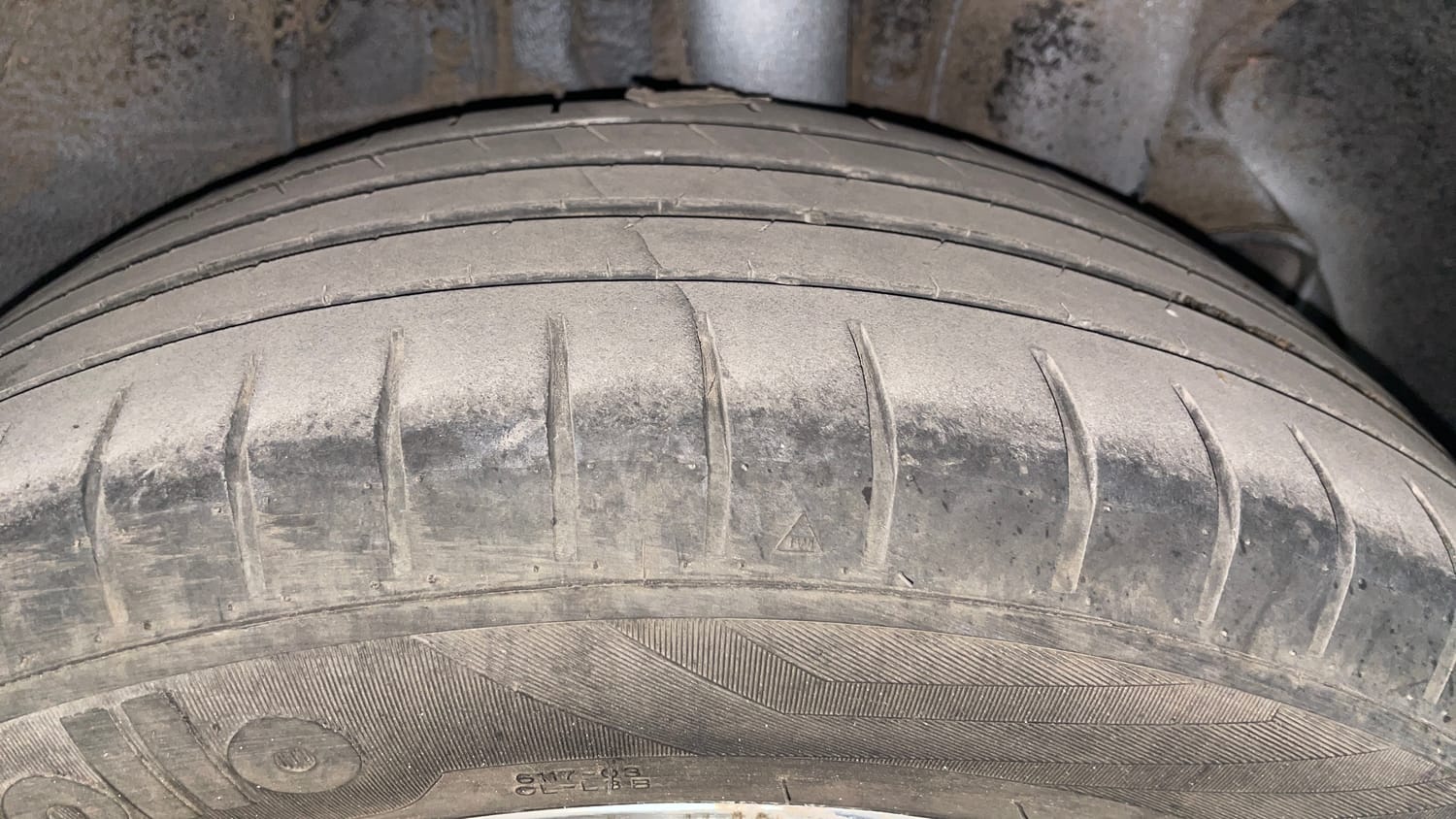 Used 2017 Hyundai Elite i20 Asta 1.2 (O) Petrol Manual tyres LEFT REAR TYRE TREAD VIEW