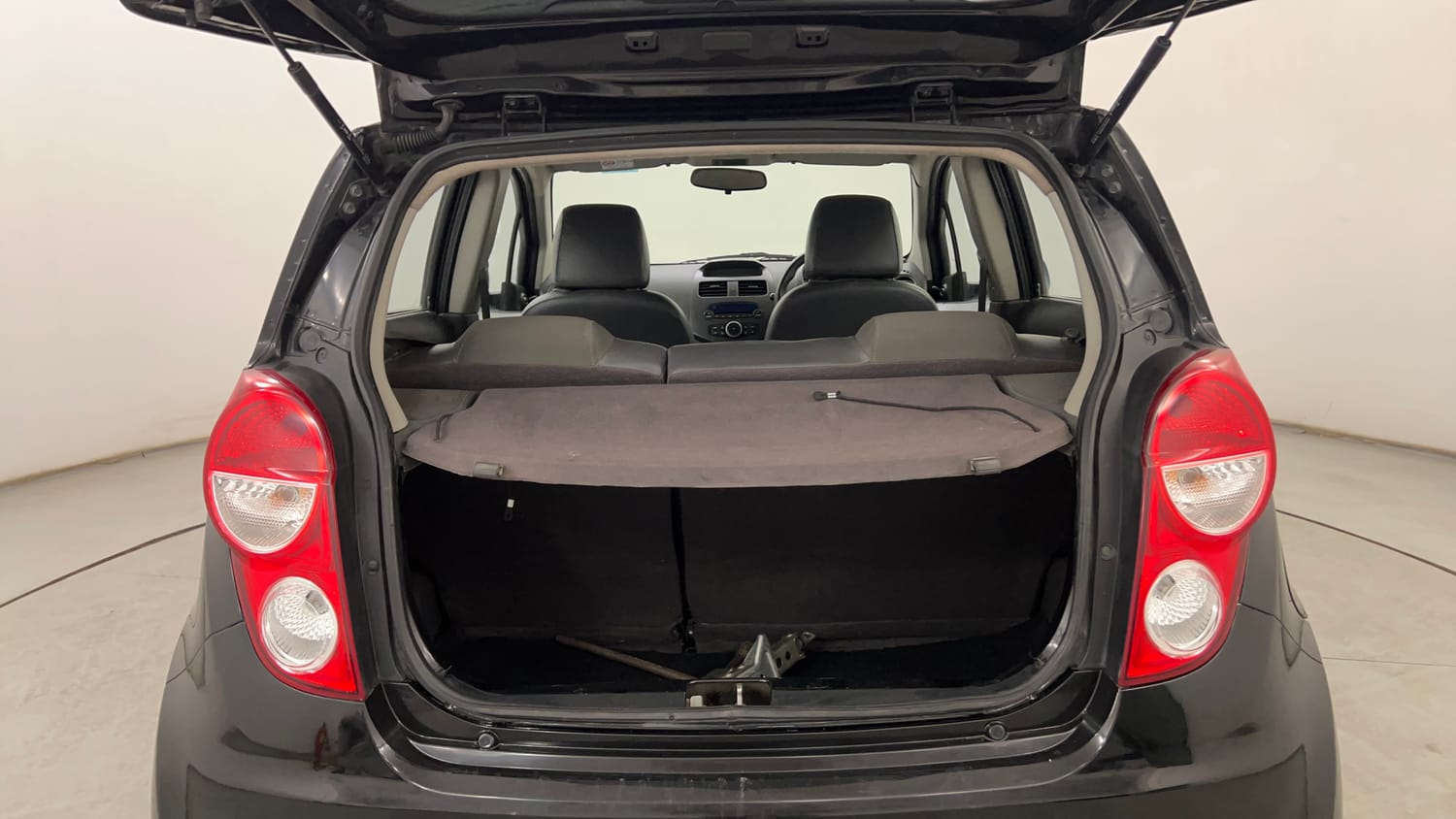 Used 2014 Chevrolet Beat LT Petrol Petrol Manual interior DICKY INSIDE VIEW