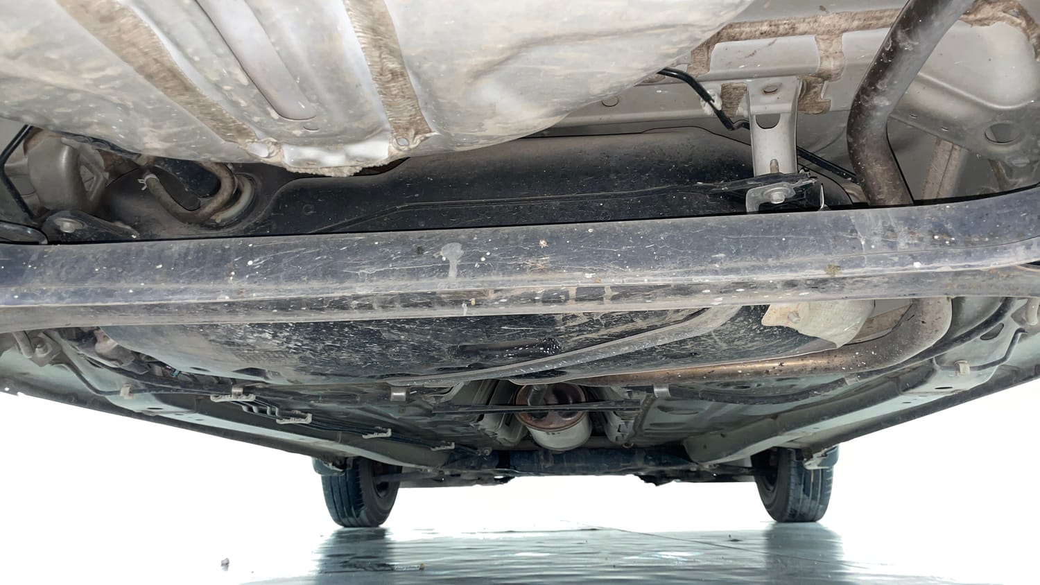 Used 2019 Maruti Suzuki Swift VXi AMT Petrol Automatic extra REAR UNDERBODY VIEW (TAKEN FROM REAR)