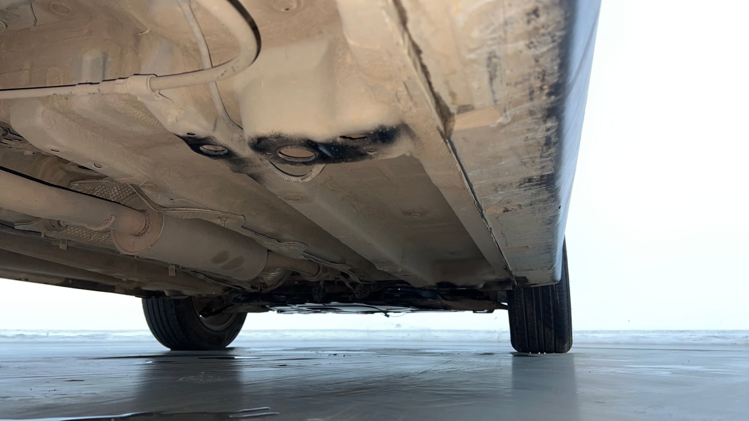 Used 2022 Mahindra XUV 300 W6 1.5 Diesel Diesel Manual extra REAR RIGHT UNDERBODY VIEW