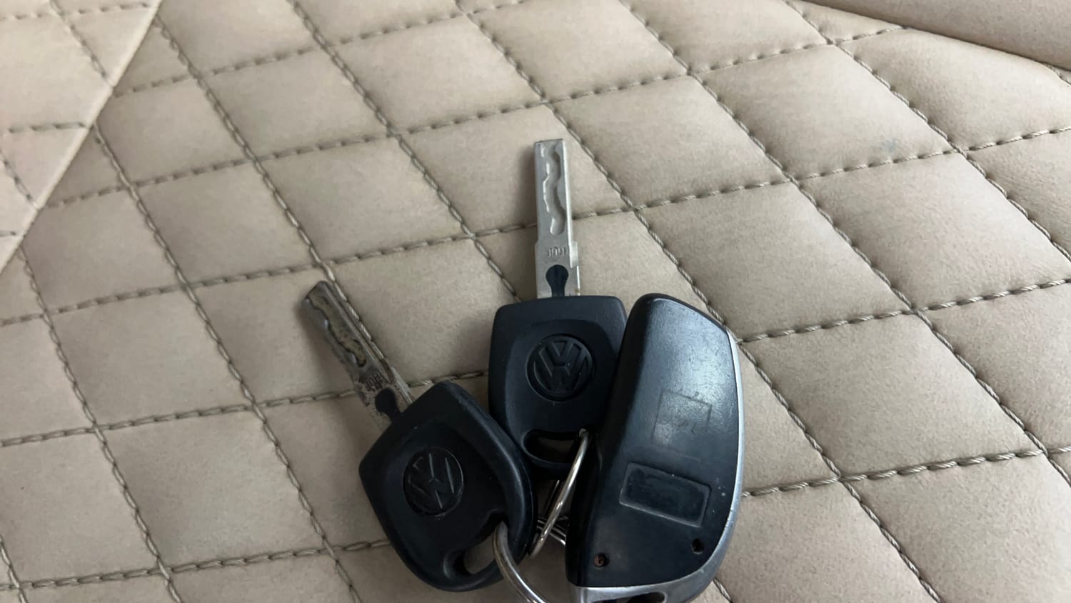 Used 2020 Volkswagen Polo Trendline 1.0L MPI Petrol Manual extra CAR KEY VIEW
