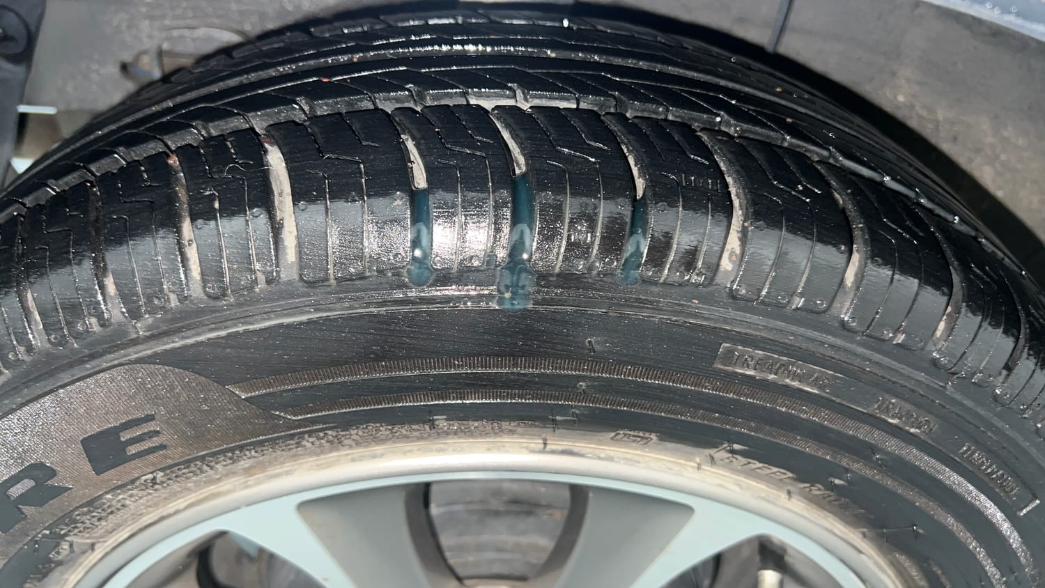 Used 2016 Hyundai Grand i10 Asta 1.2 Kappa VTVT (O) Petrol Manual tyres RIGHT REAR TYRE TREAD VIEW