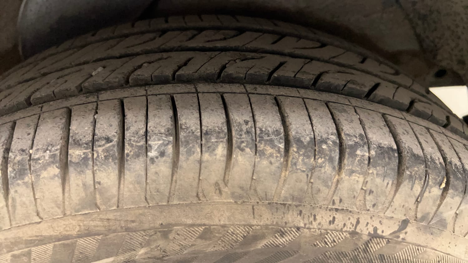Used 2012 Hyundai i20 Asta 1.2 Petrol Manual tyres LEFT REAR TYRE TREAD VIEW
