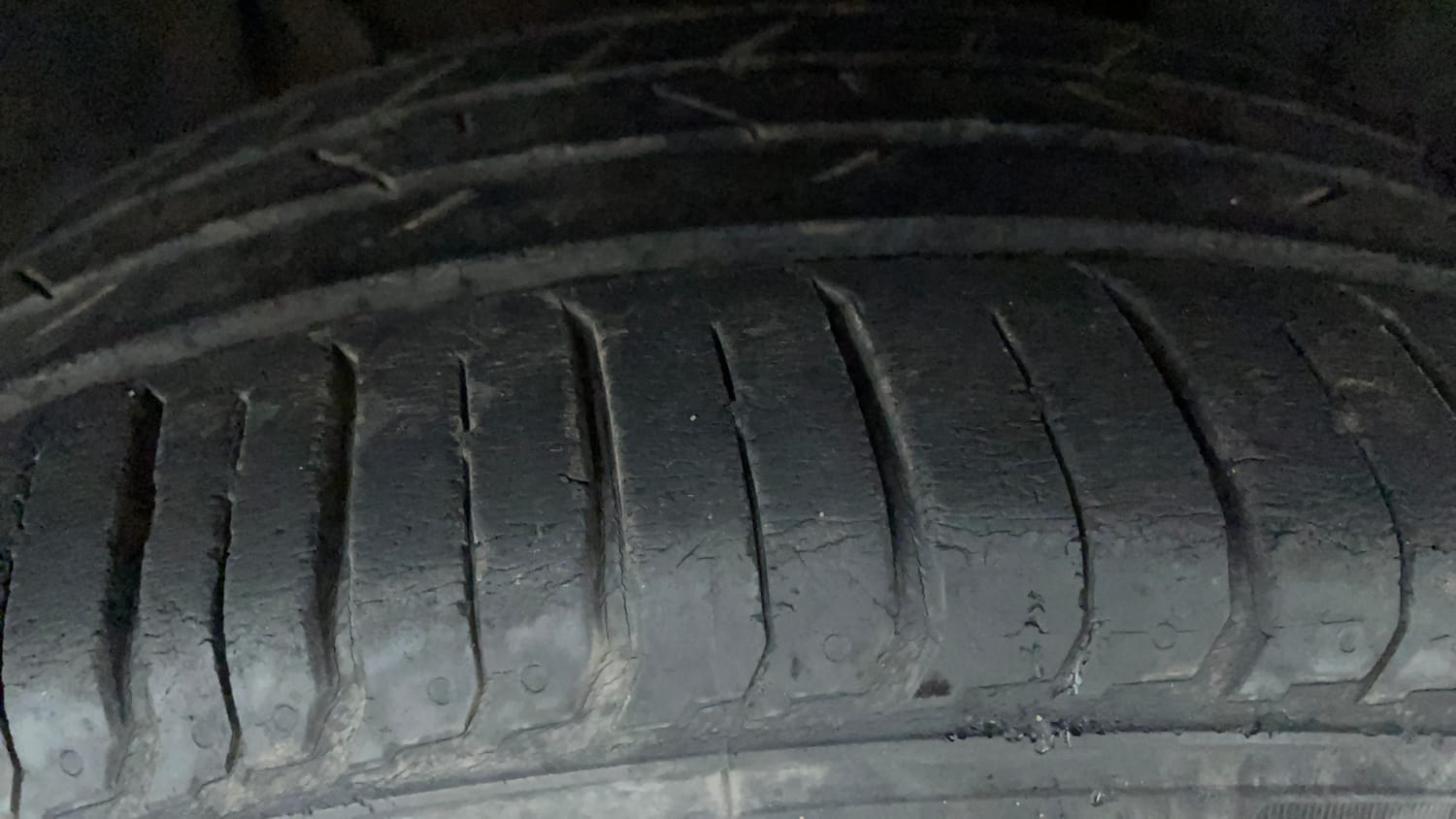 Used 2018 Tata Nexon XZ Plus Diesel Diesel Manual tyres RIGHT FRONT TYRE TREAD VIEW